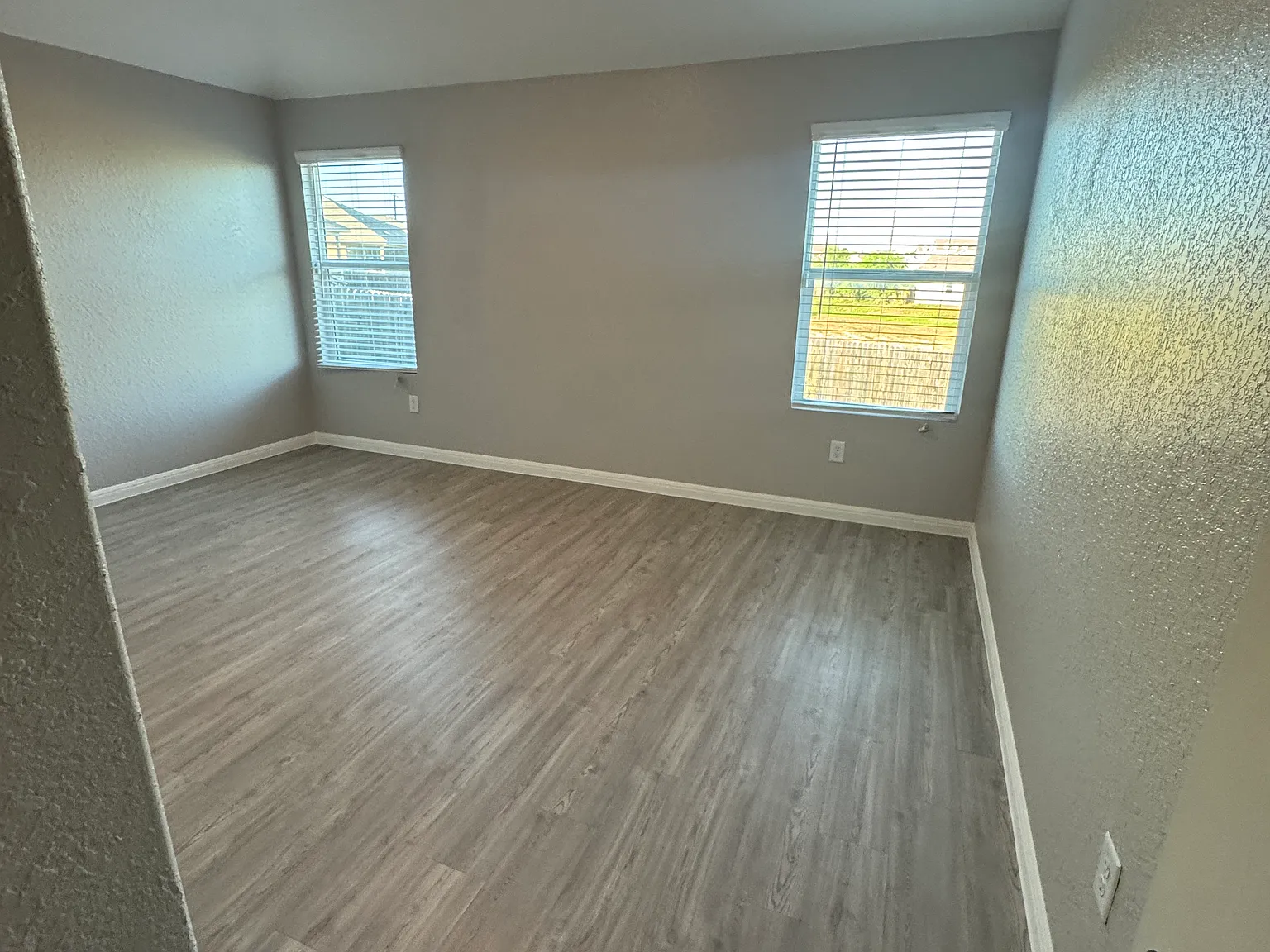 4 bed, 1699 sqft, $2,000 — Photo 3