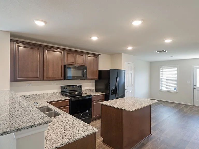 6319 Antares — Photo 11