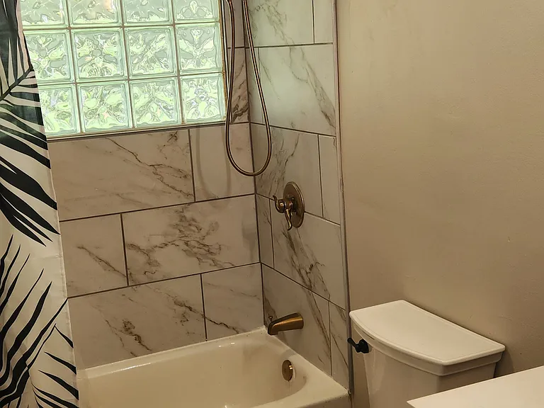 1124 Exter Dr — Photo 8