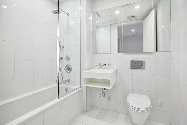 Sold by Isen & Company : Real Estate Advisors | media 7