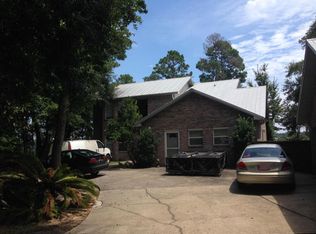 38 Lauray Ct, Freeport, FL 32439