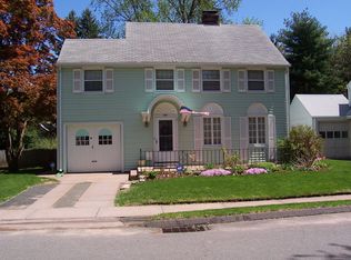 50 Alexander St, Manchester, CT 06040