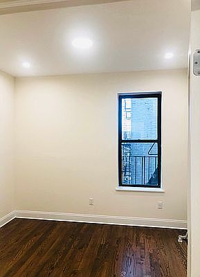 4th image of 24-31 Steinway St #7
