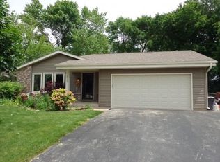 2720 Red Maple Ct, Racine, WI 53402