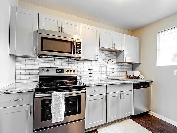 4th image of 1839 Grayland Ave APT C