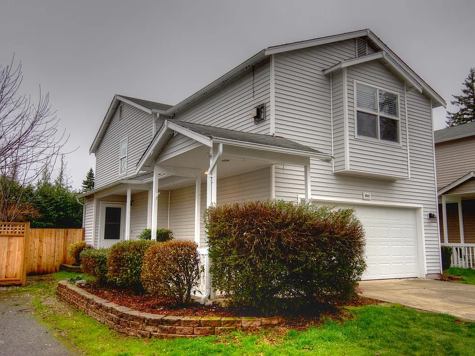 4043 Wonderwood Ln SE