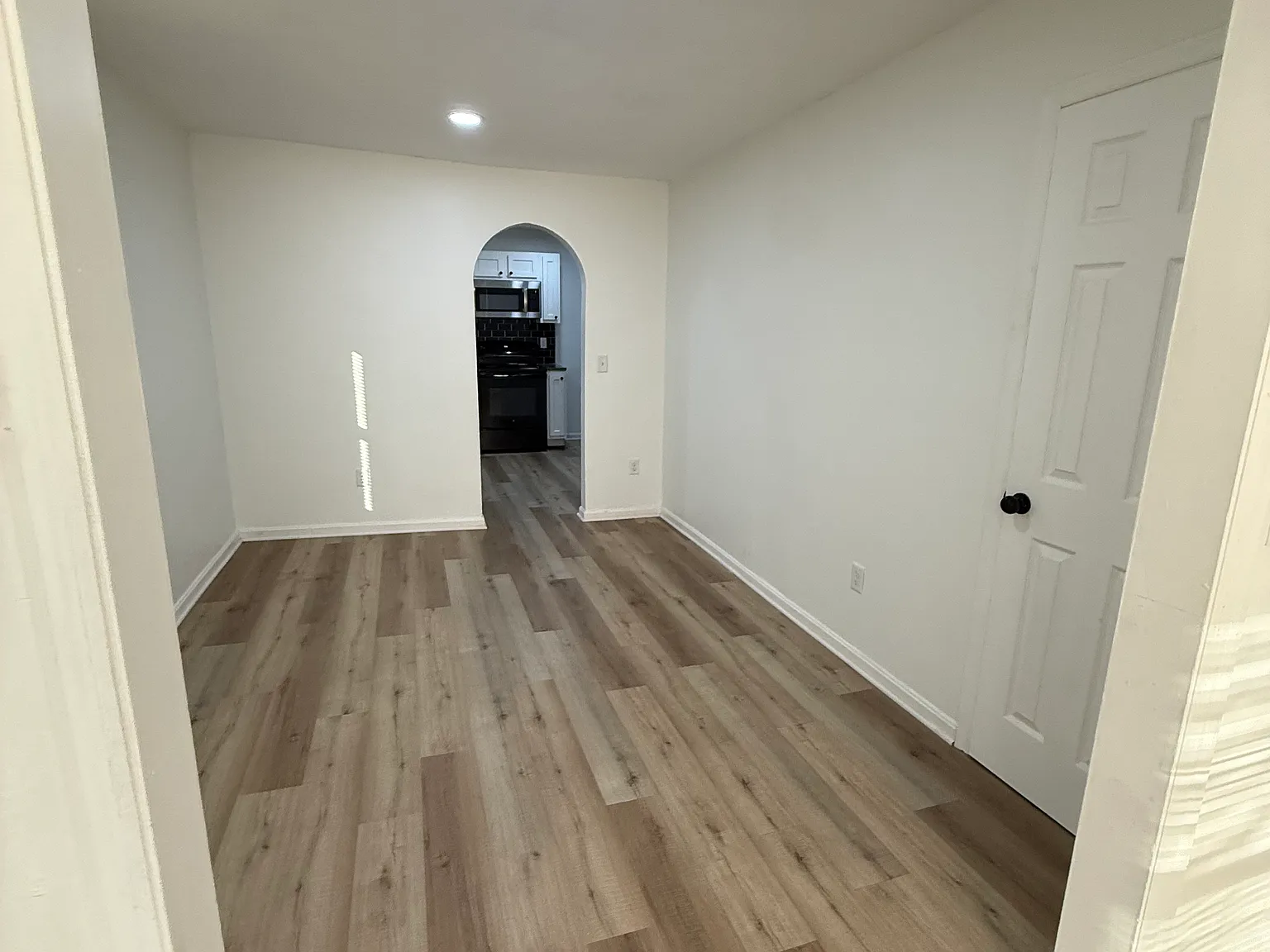 3 bed, $1,400 — Photo 4