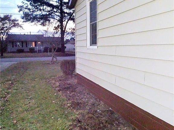4th image of 617 Henderson St