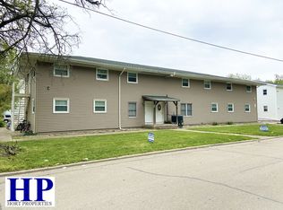 1107 3rd St #4, Charleston, IL 61920