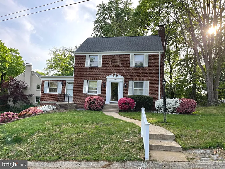 4408 Glenridge St — Photo 3