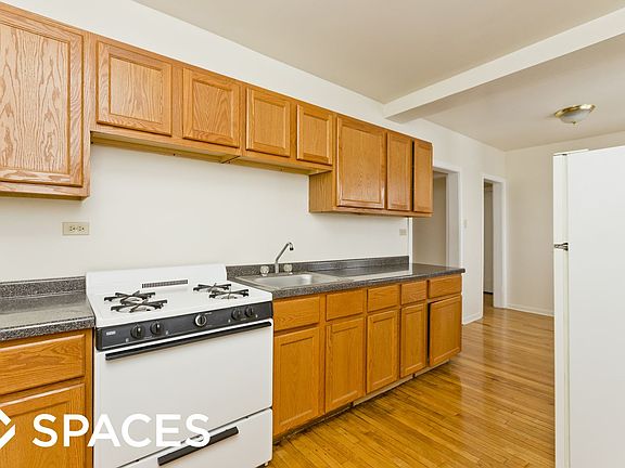 2nd image of 4846 W Wrightwood Ave #C2a