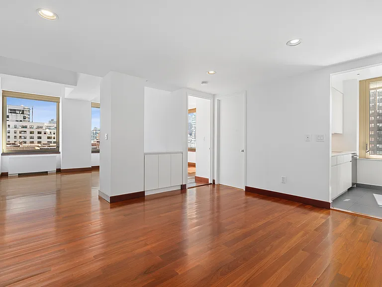 305 E 63rd St #8G — Photo 5