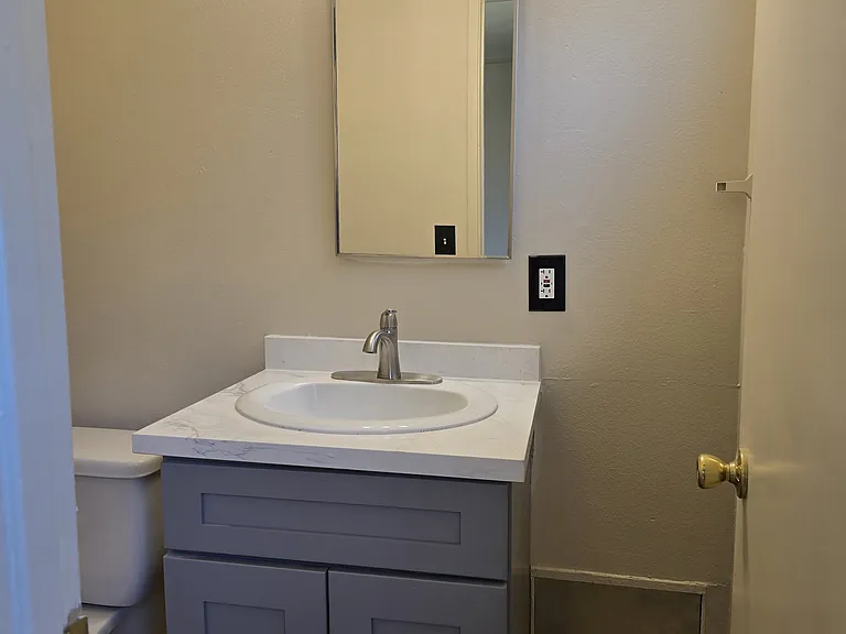1114 N Bewley St #9 — Photo 2