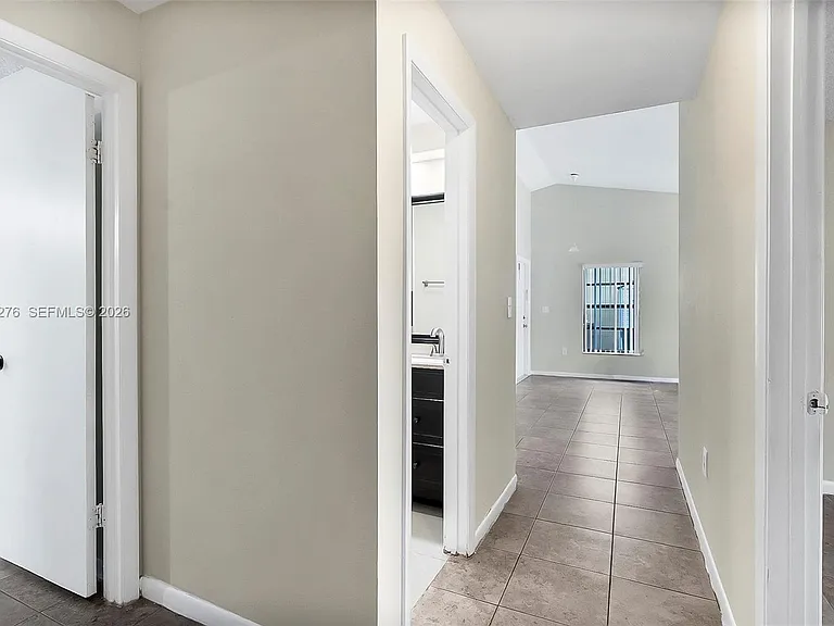681 Thornridge Ave — Photo 32