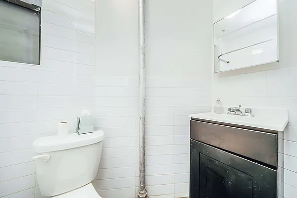 Rented by Nooklyn NYC LLC | media 11