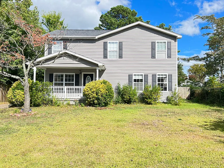 8202 Edwin Dr — Photo 4