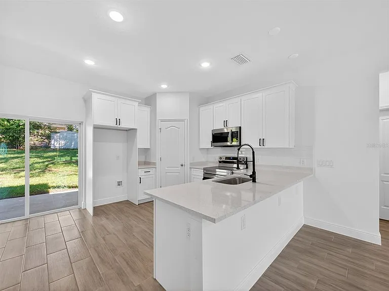 922 N Fairbairn Dr — Photo 13