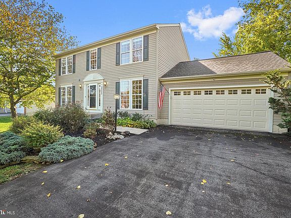 2nd image of 3225 Stonehurst Ct
