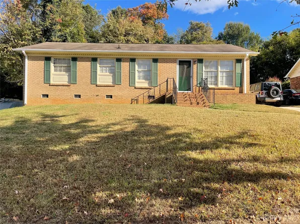 445 Short Hills Dr, Charlotte, NC 28217