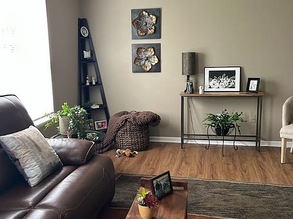 4th image of 7035 Carriage Hill Dr APT 103