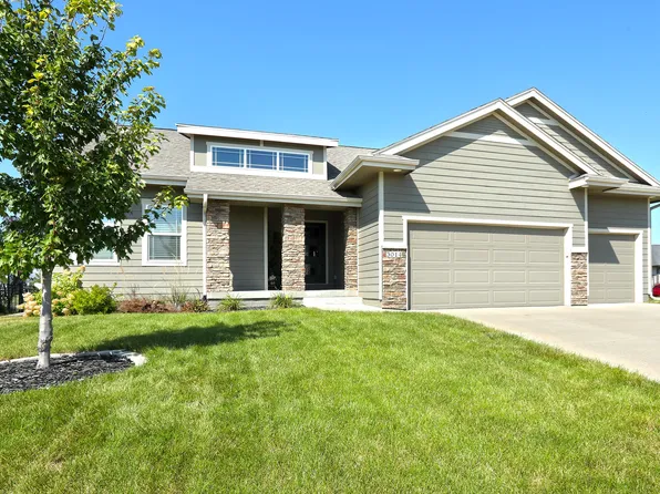 3014 NW Maple Ct, Ankeny, IA 50023