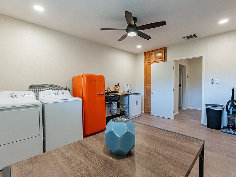 348 N Vine St #S — Photo 10