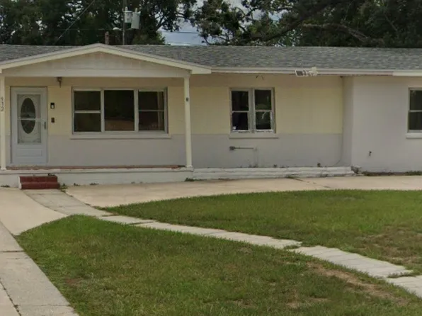 932 Pembrooke Pl, Lake Wales, FL 33853