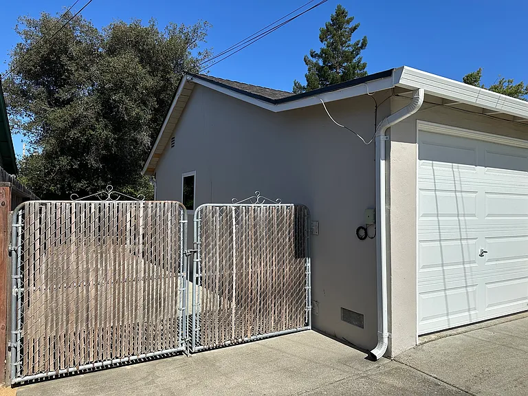 19635 Forest Ave — Photo 3