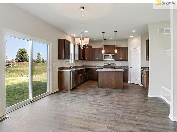 Simulated photos. Actual home may vary.