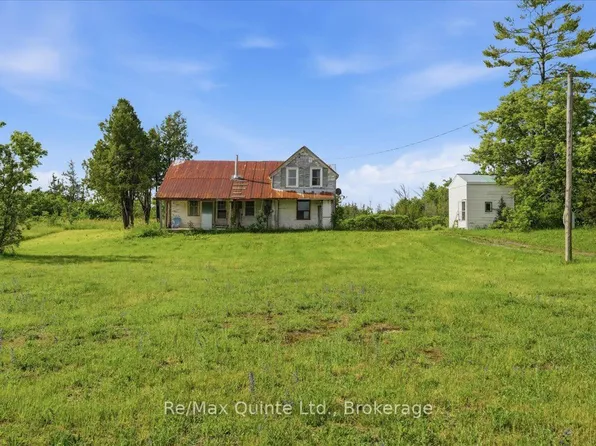 812 Enright Rd N, Tyendinaga, ON K0K 3A0