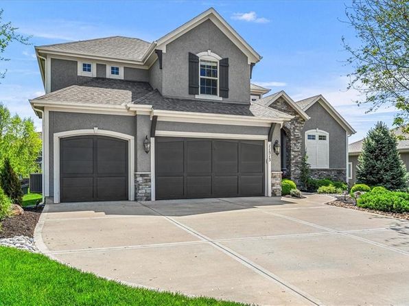 11513 W 158th St, Overland Park, KS 66221