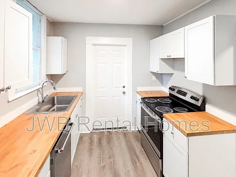 419 Broward St — Photo 3