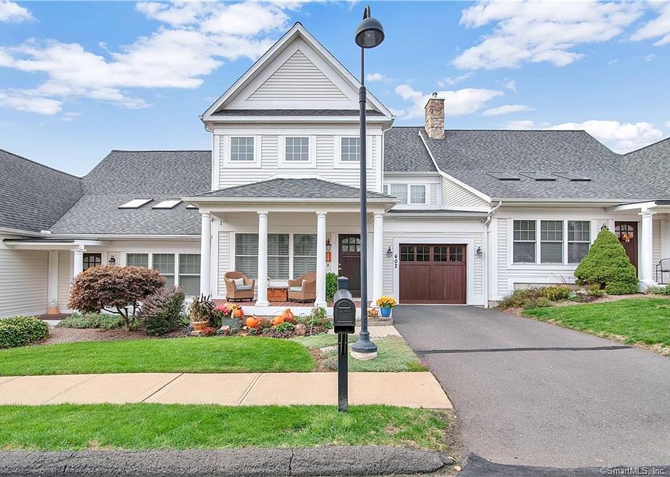 1st image of 402 Strawberry Ln #402
