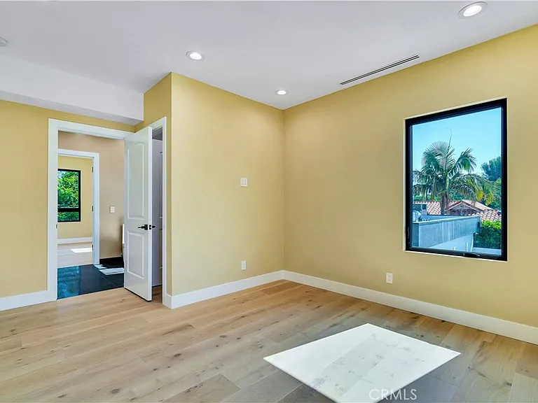 13838 Milbank St — Photo 33