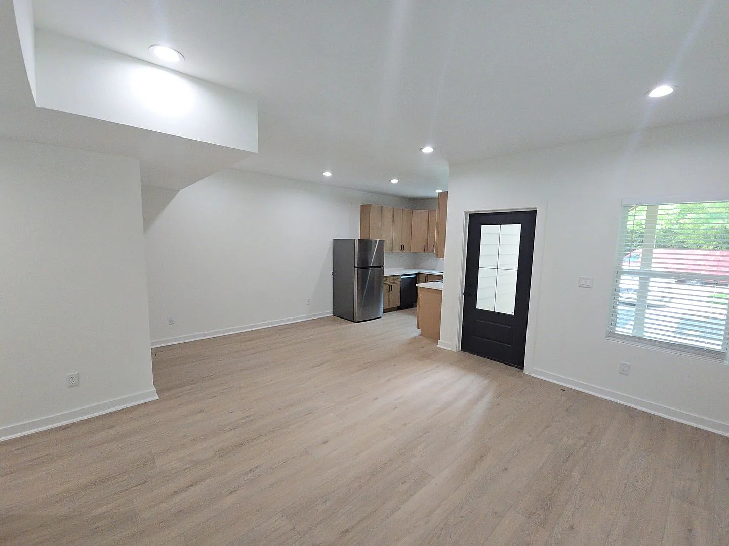8101 Venus St — Photo 3