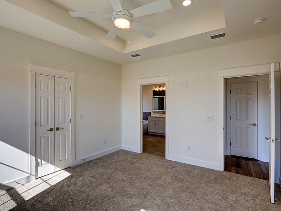 5th image of 1007 W 10th Ct