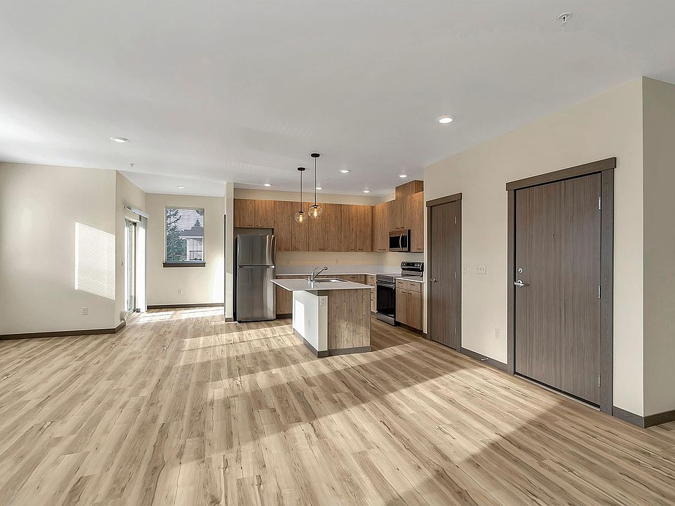1st image of 13521 97th Ave E #402
