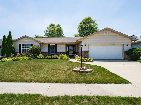 1807 Trails Dr, Urbana, IL 61802