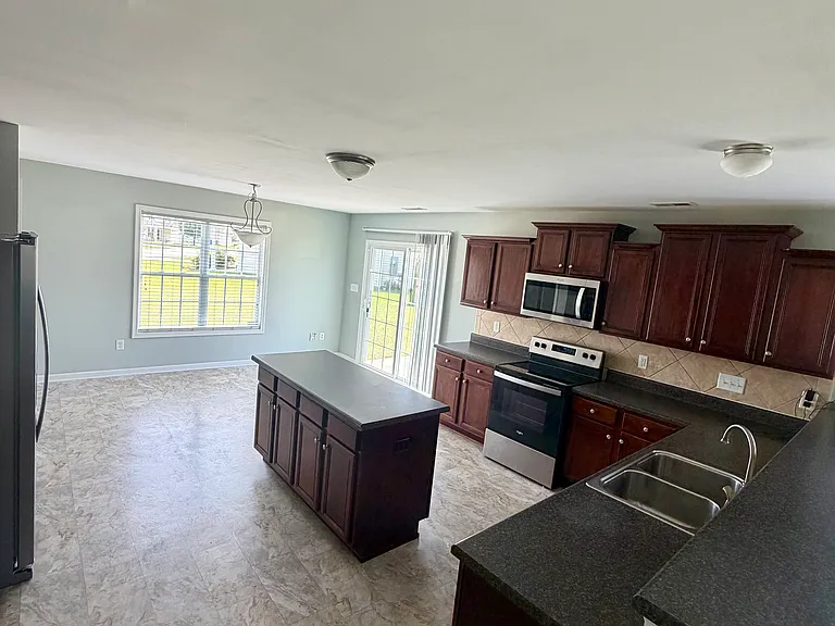 5819 Cornfield Ave — Photo 7