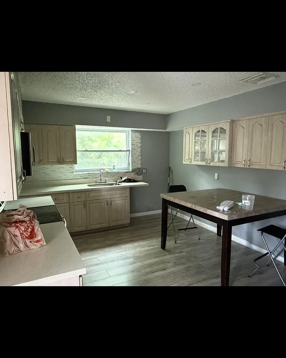 5 bed, 2.0 bath, 2919 sqft, $3,495 — Photo 2