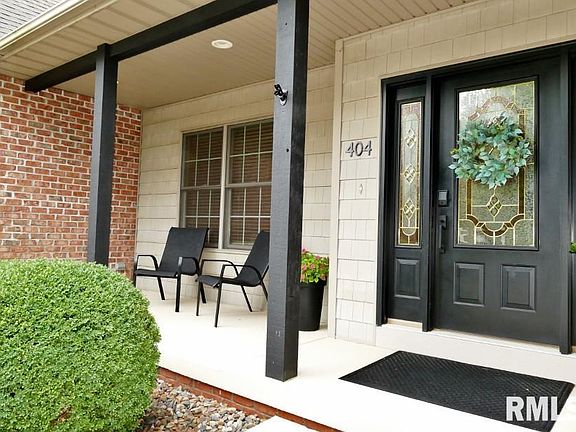 3rd image of 404 Windsor Dr