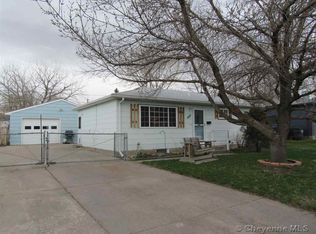 909 Sun Valley Dr, Cheyenne, WY 82001