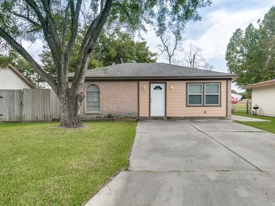 916 Temple Cir, Hitchcock, TX, 77563