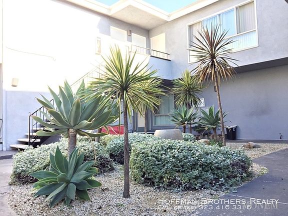 3rd image of 2001 N Beachwood Dr #9B