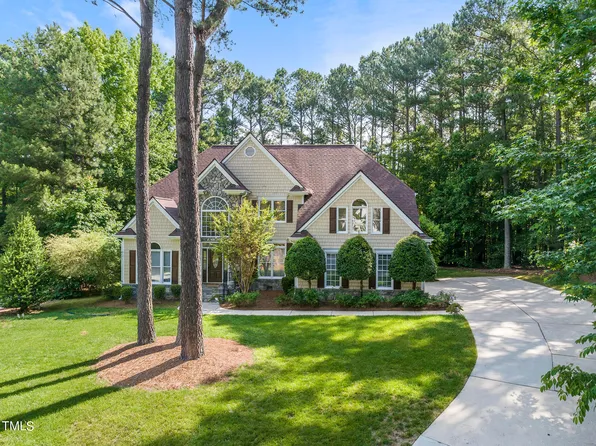 102 Ludgate Ct, Cary, NC 27519