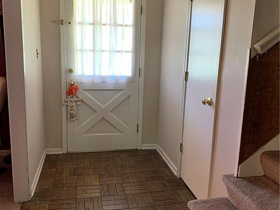 3rd image of 682 Gregg Dr