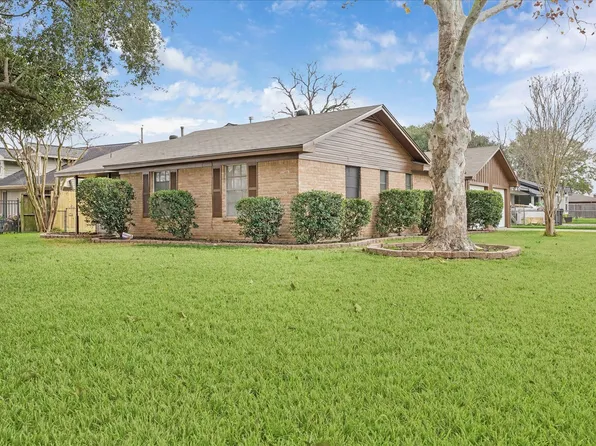 431 Hummingbird Ln, Houston, TX 77060