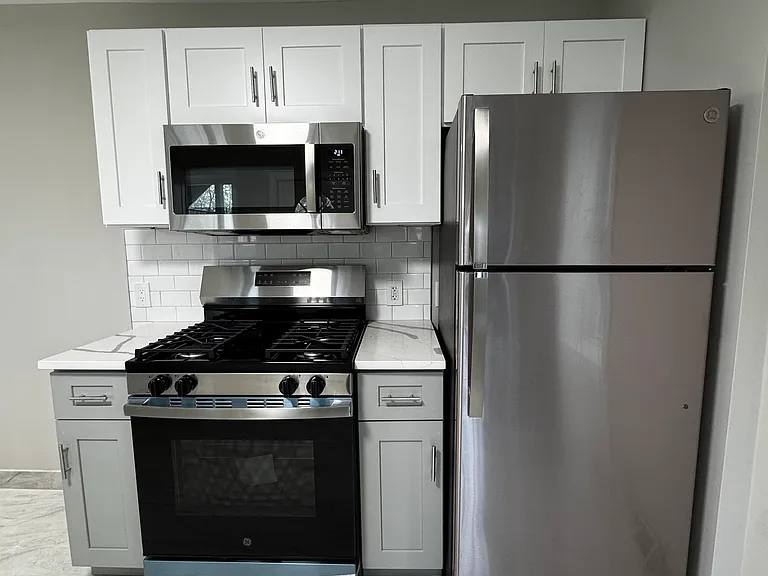 45-51 Cowles St #45 — Photo 7