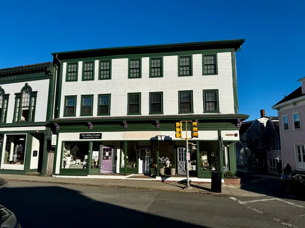 84 Washington St #2, Marblehead, MA 01945