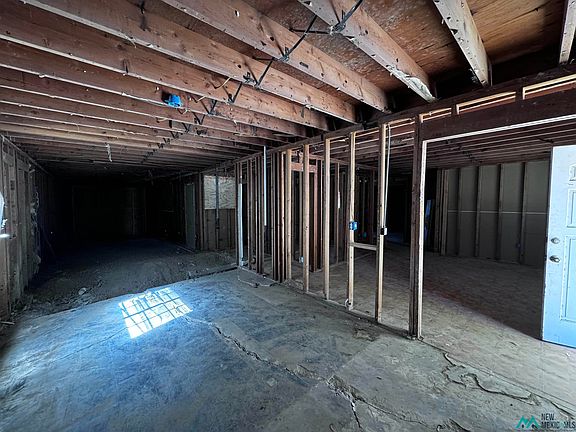 3rd image of 10 Oak Dr